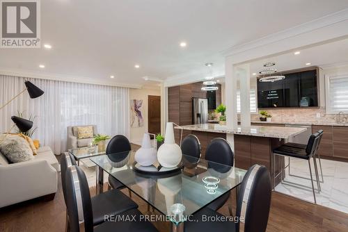 110 Clarence Street, Vaughan, ON - Indoor Photo Showing Dining Room