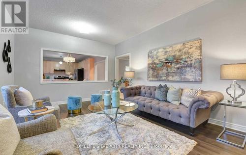 11 Canarygrass Drive, Brampton, ON - Indoor Photo Showing Living Room