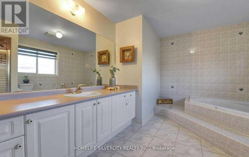 11 Canarygrass Drive, Brampton, ON - Indoor Photo Showing Bathroom