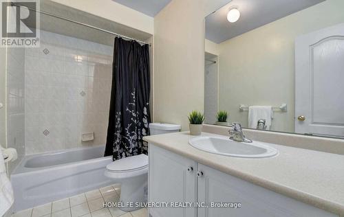 11 Canarygrass Drive, Brampton, ON - Indoor Photo Showing Bathroom