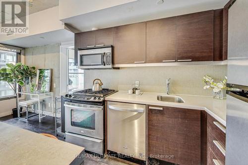 614 - 25 Oxley Street, Toronto, ON - Indoor Photo Showing Kitchen With Upgraded Kitchen