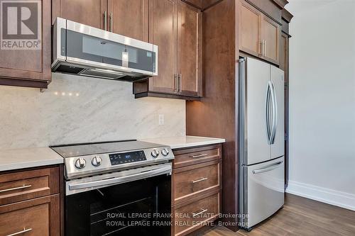 17 Avalon Drive, Kawartha Lakes, ON - Indoor Photo Showing Kitchen