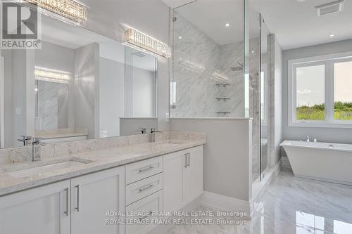 17 Avalon Drive, Kawartha Lakes, ON - Indoor Photo Showing Bathroom