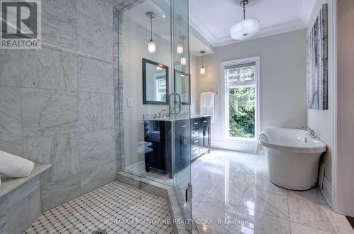 134 Westside Drive, Oakville, ON - Indoor Photo Showing Bathroom