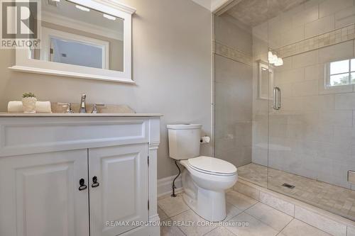 134 Westside Drive, Oakville, ON - Indoor Photo Showing Bathroom