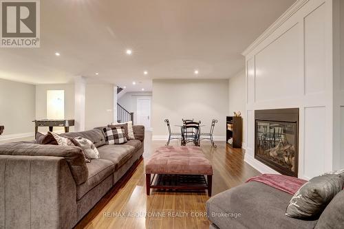 134 Westside Drive, Oakville, ON - Indoor Photo Showing Living Room