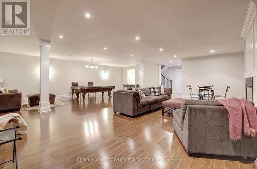 134 Westside Drive, Oakville, ON - Indoor Photo Showing Living Room