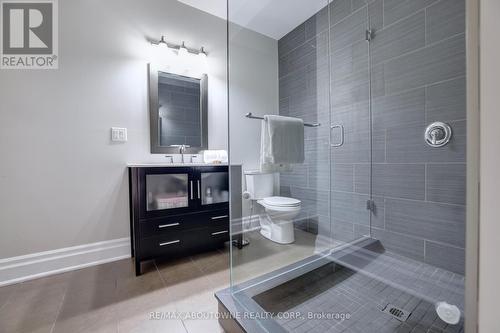 134 Westside Drive, Oakville, ON - Indoor Photo Showing Bathroom