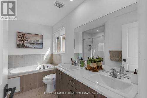 125 East Shore Drive, Clarington (Bowmanville), ON - Indoor Photo Showing Bathroom