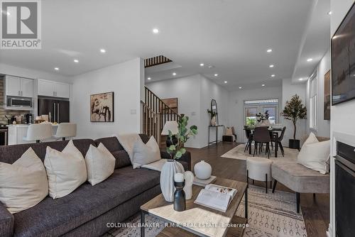 125 East Shore Drive, Clarington (Bowmanville), ON - Indoor Photo Showing Living Room