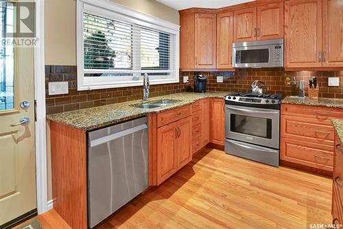 22 303 Saguenay Drive, Saskatoon, SK - Indoor Photo Showing Kitchen With Double Sink