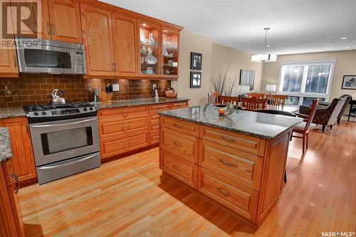 22 303 Saguenay Drive, Saskatoon, SK - Indoor Photo Showing Kitchen