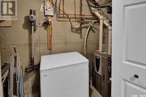 22 303 Saguenay Drive, Saskatoon, SK - Indoor Photo Showing Laundry Room