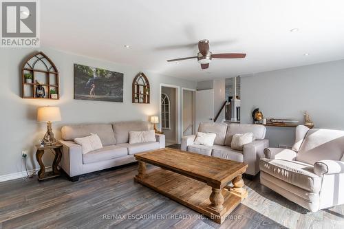 59 Regent Avenue, Hamilton, ON - Indoor Photo Showing Living Room