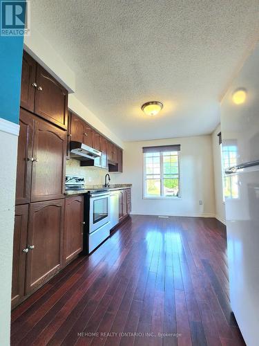 501 Mayflower Street, Waterloo, ON - Indoor Photo Showing Kitchen