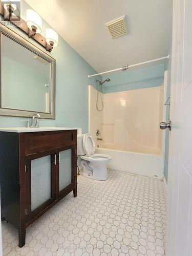 501 Mayflower Street, Waterloo, ON - Indoor Photo Showing Bathroom