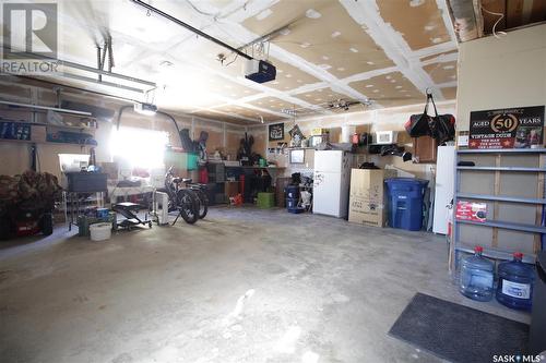 212 Qu'Appelle Street, Welwyn, SK - Indoor Photo Showing Garage