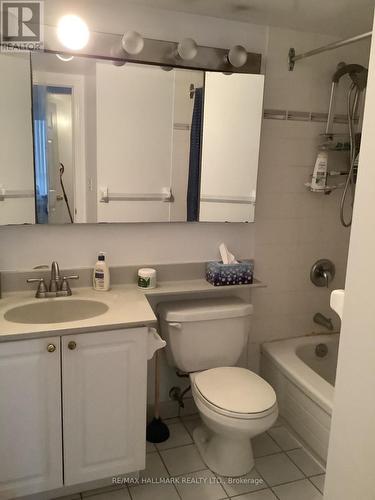 609 - 28 Pemberton Avenue, Toronto, ON - Indoor Photo Showing Bathroom