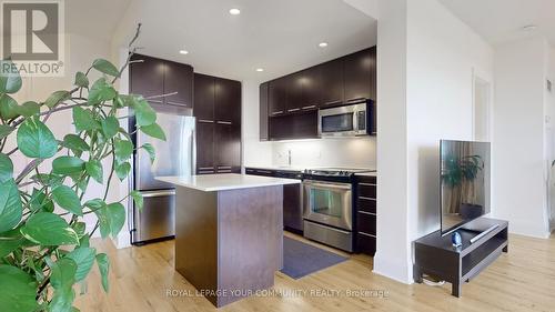 1422 - 100 Harrison Garden Boulevard S, Toronto, ON - Indoor Photo Showing Kitchen With Upgraded Kitchen