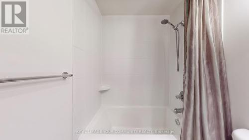 1422 - 100 Harrison Garden Boulevard S, Toronto, ON - Indoor Photo Showing Bathroom