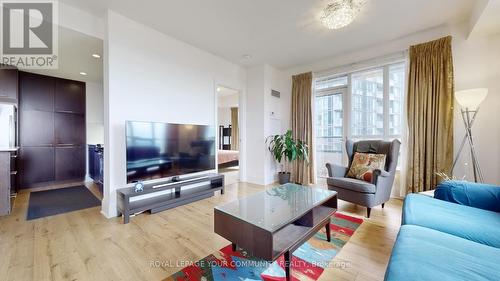 1422 - 100 Harrison Garden Boulevard S, Toronto, ON - Indoor Photo Showing Living Room