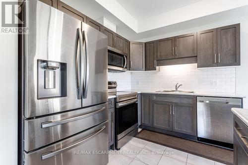 4235 Shuttleworth Drive, Niagara Falls, ON - Indoor Photo Showing Kitchen With Stainless Steel Kitchen With Upgraded Kitchen