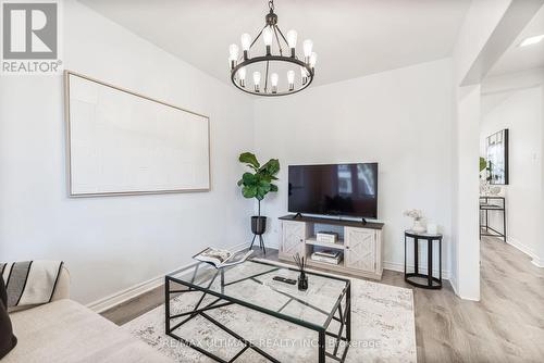 84 Rosethorn Avenue, Toronto, ON - Indoor Photo Showing Living Room