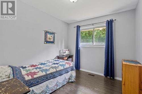 592 Ridgewood Crescent E, London, ON - Indoor Photo Showing Bedroom