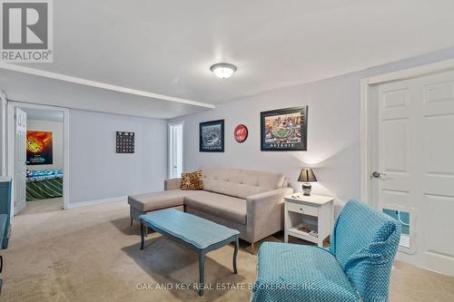 592 Ridgewood Crescent E, London, ON - Indoor Photo Showing Living Room