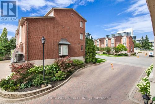 201 - 2 Clairtrell Rd Road, Toronto, ON - Outdoor