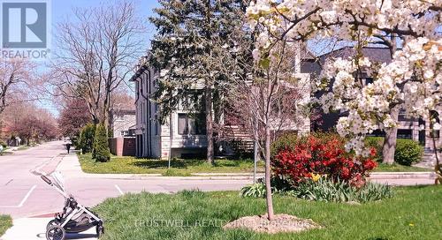 201 - 2 Clairtrell Rd Road, Toronto, ON - Outdoor