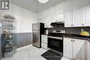 1011 - 410 Mclevin Avenue, Toronto, ON  - Indoor Photo Showing Kitchen 