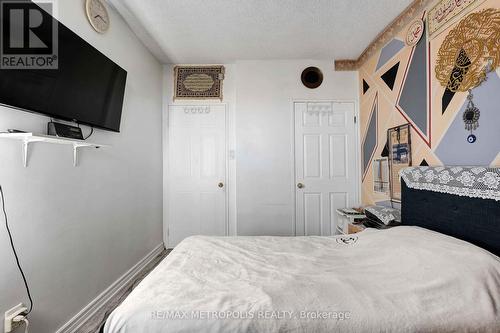 1011 - 410 Mclevin Avenue, Toronto, ON - Indoor Photo Showing Bedroom