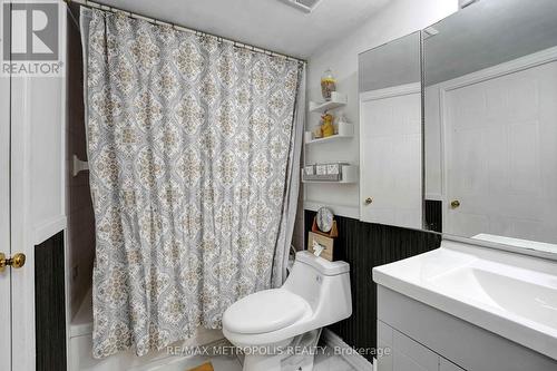 1011 - 410 Mclevin Avenue, Toronto, ON - Indoor Photo Showing Bathroom