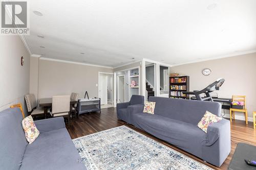 20 - 366 Driftwood Avenue, Toronto, ON - Indoor Photo Showing Living Room