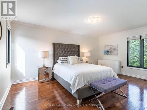 355 Golf Links Road, Hamilton, ON - Indoor Photo Showing Bedroom