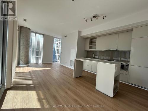 1609 - 101 Peter Street, Toronto, ON - Indoor Photo Showing Kitchen