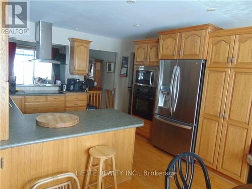 20467 Concession 5 Road, South Glengarry (724 - South Glengarry (Lancaster) Twp), ON - Indoor Photo Showing Kitchen