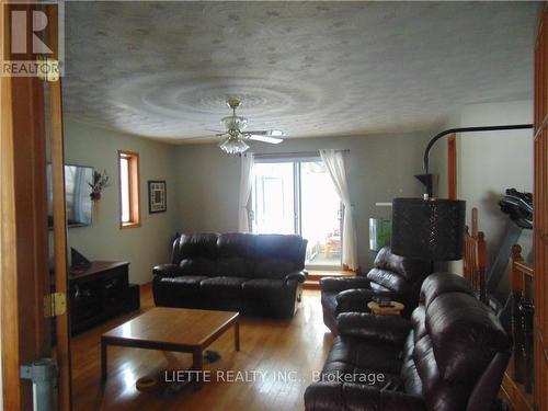 20467 Concession 5 Road, South Glengarry (724 - South Glengarry (Lancaster) Twp), ON - Indoor Photo Showing Living Room