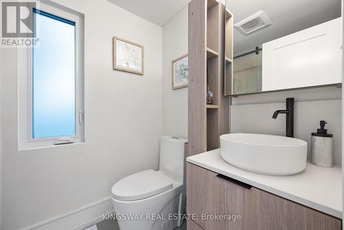 22 Cliffcrest Drive, Toronto, ON - Indoor Photo Showing Bathroom