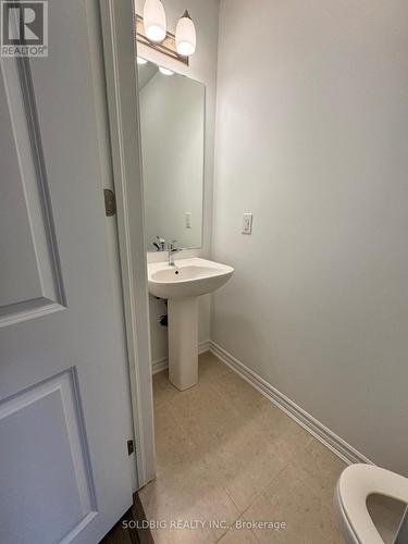 1703 Dance Court, Milton, ON - Indoor Photo Showing Bathroom