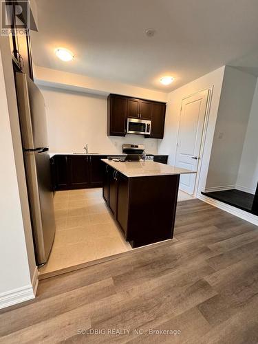 1703 Dance Court, Milton, ON - Indoor Photo Showing Kitchen