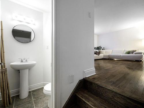 Powder room - 14 Rue Adélard-Perreault, Mercier, QC - Indoor Photo Showing Bathroom