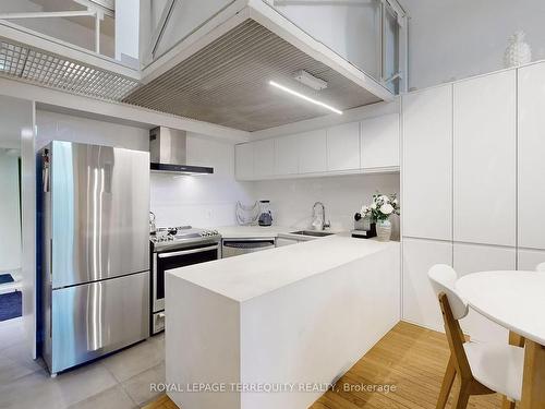 208-99 Coleman Ave, Toronto, ON - Indoor Photo Showing Kitchen With Stainless Steel Kitchen With Upgraded Kitchen