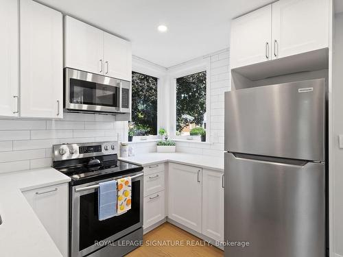 58 Woodbridge Rd, Hamilton, ON - Indoor Photo Showing Kitchen