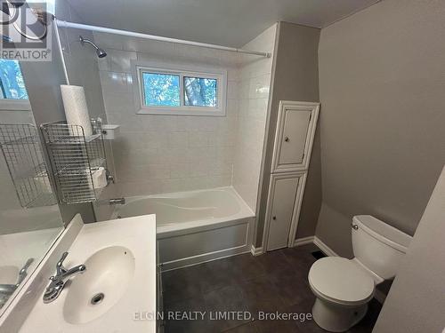 838 Van Street, London, ON - Indoor Photo Showing Bathroom