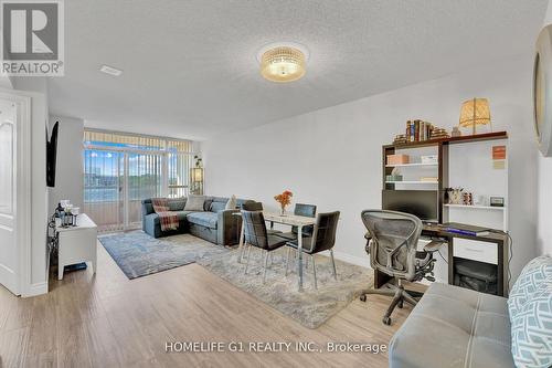 716 - 1000 The Esplanade N, Pickering, ON - Indoor Photo Showing Living Room