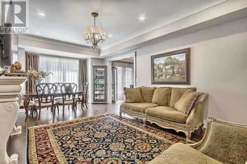 52 Jenny Thompson Court, Richmond Hill, ON - Indoor Photo Showing Living Room