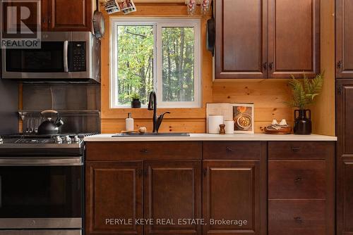 57 Stephenson Road 2 Road W, Huntsville, ON - Indoor Photo Showing Kitchen