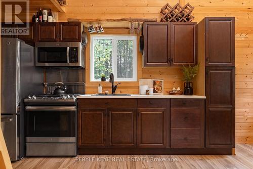 57 Stephenson Road 2 Road W, Huntsville, ON - Indoor Photo Showing Kitchen